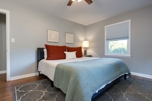 3 habitaciones, tabla de planchar con plancha, wifi y ropa de cama 