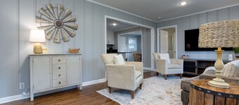 Cozy & Tasteful 3Br Cottage Walkable to Downtown