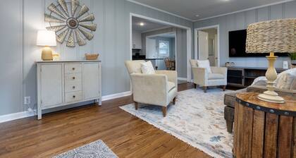 Cozy & Tasteful 3Br Cottage Walkable to Downtown