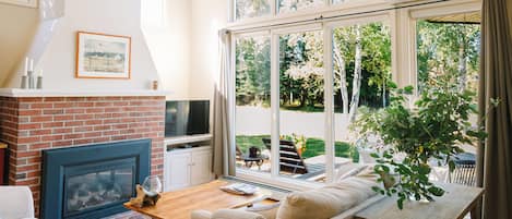 TV connectée, cheminée