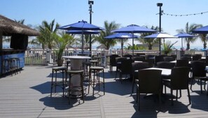 تناول الطعام بالخارج