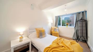 4 chambres, bureau, Wi-Fi gratuit, draps fournis