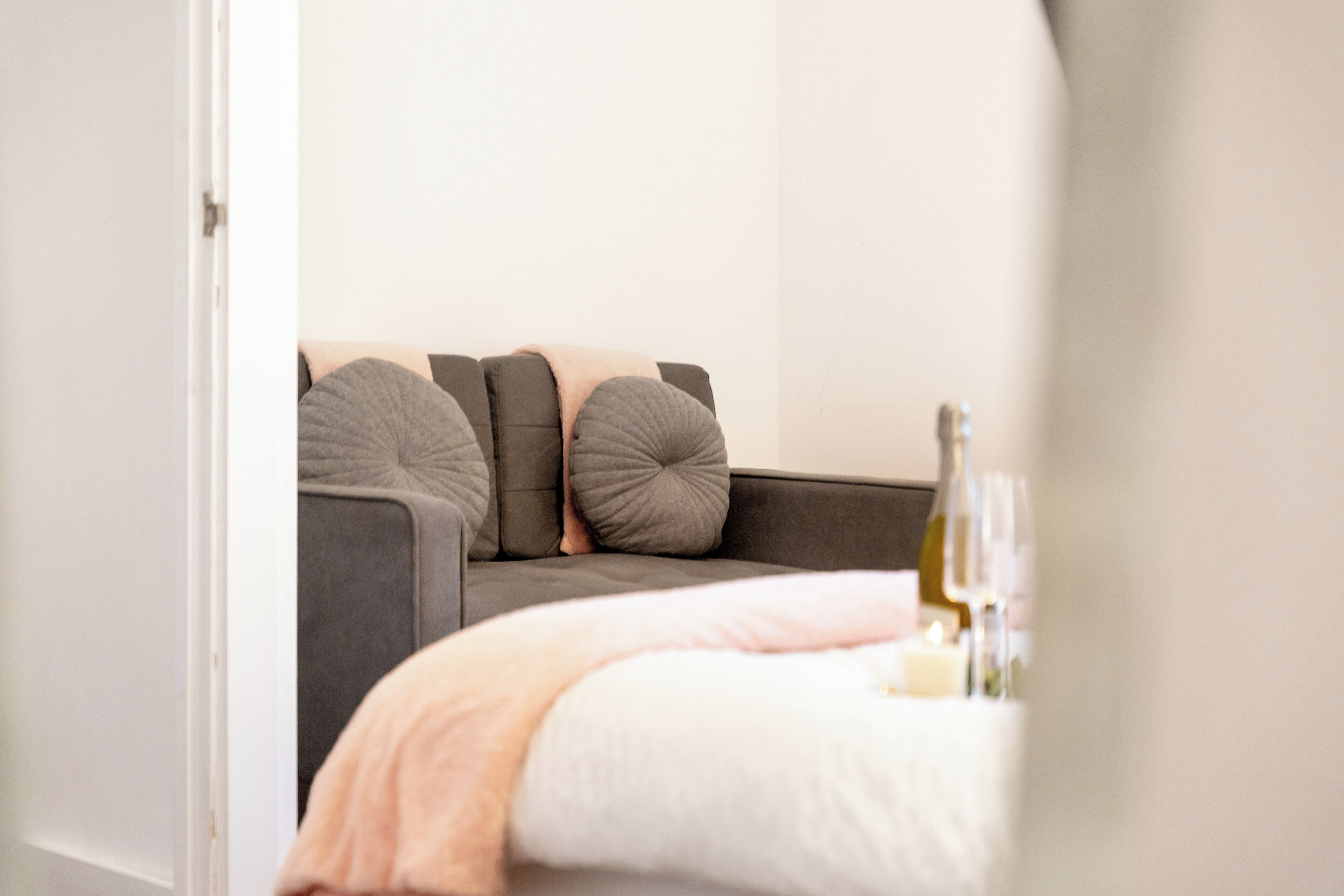 4 chambres, bureau, Wi-Fi gratuit, draps fournis