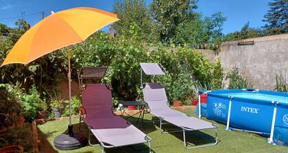 Maisonnette dans un jardin