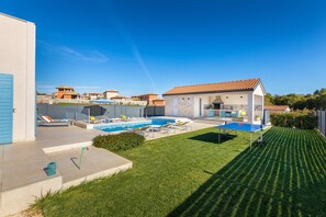 Exterior - Villa Azul Near Rovinj- Spa Retreat (Zminj)