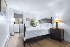2 habitaciones, escritorio, tabla de planchar con plancha y wifi gratis