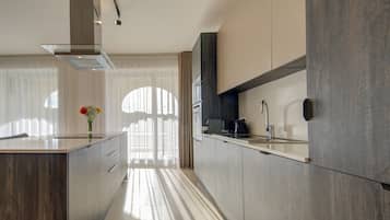 Fridge, microwave, oven, dishwasher