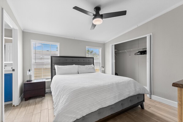 2 bedrooms, desk, free WiFi, bed sheets