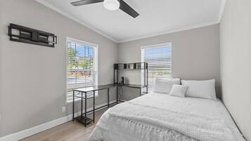 2 habitaciones, escritorio, wifi gratis y ropa de cama