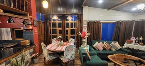 Interior - The Mountain Spirit Cottage Landour, Mussoorie (Mussoorie)