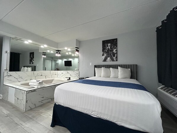 Room, 1 Queen Bed, Jetted Tub | Jetted tub