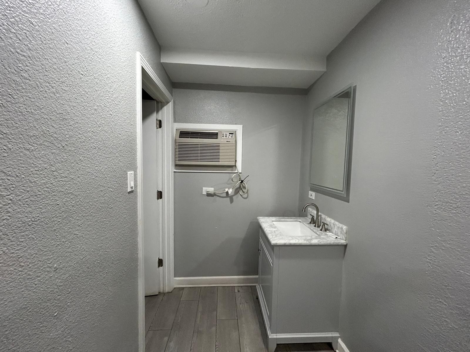 Kelengkapan dandanan diri percuma, tuala disediakan 