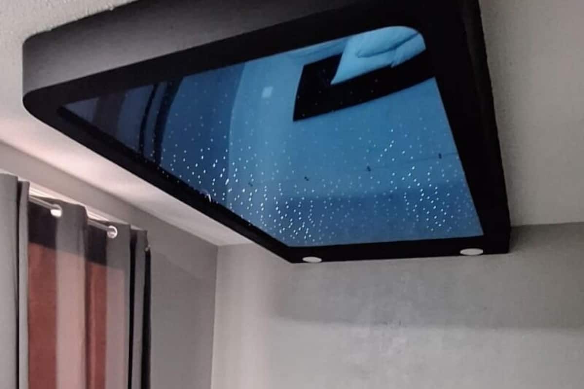 Deluxe Single Room | Free WiFi, bed sheets