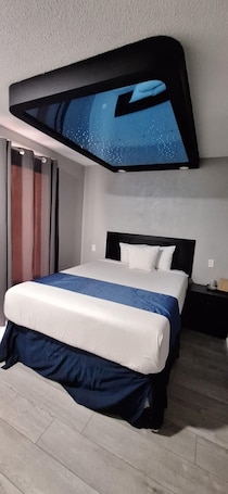Singola Deluxe | Wi-Fi gratuito, lenzuola. Rainbow Motel