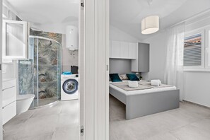 Appartement | 1 chambre, fer et planche à repasser