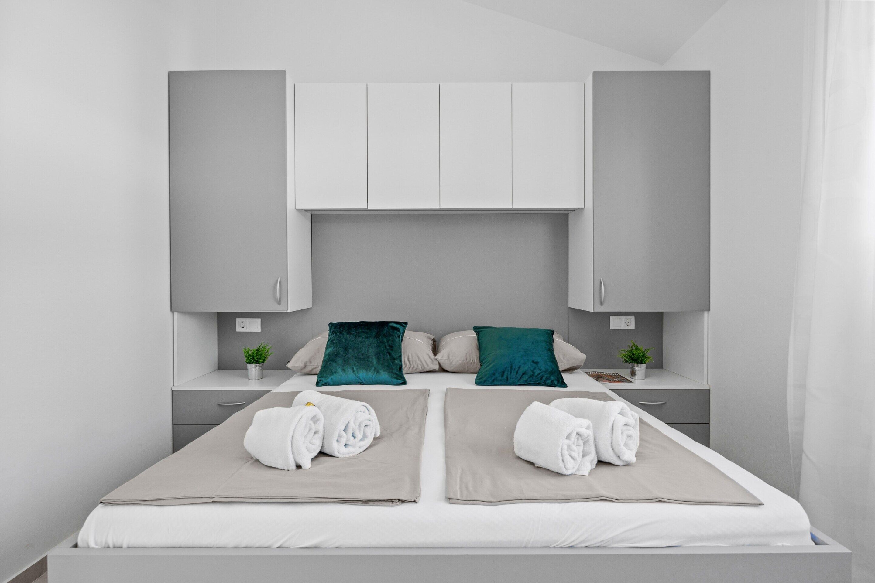 Apartment | 1 bedroom, iron/ironing board
