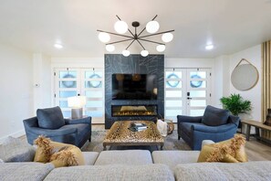 スマートテレビ、暖炉