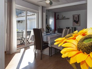 Dining - Nice Apartment Only 50 m From Beach in Roses (Roses)