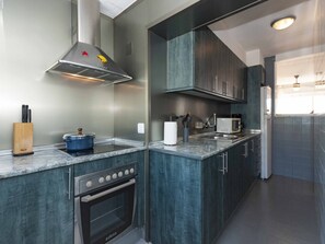 Private kitchen - Nice Apartment Only 50 m From Beach in Roses (Roses)