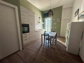 Dining - Within walking distance of the heart of Catania. Apartment complete with every comfort. (Catania)