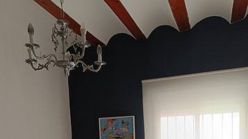 4 Schlafzimmer, Bügeleisen/Bügelbrett, Reisekinderbett, WLAN