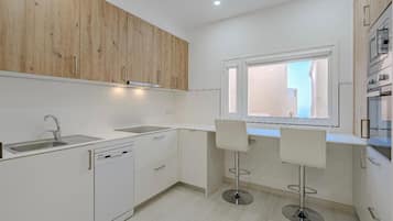 Apartment | Private kitchen | Fridge, microwave, oven, stovetop