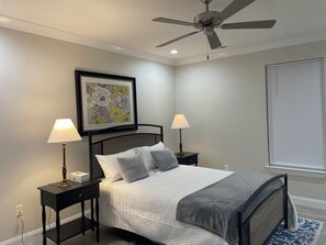 3 bedrooms, iron/ironing board, free WiFi, bed sheets - 3-bedroom #1738 townhome in Cleveland—central air, ceiling fans, WiFi, cable. (Cleveland)