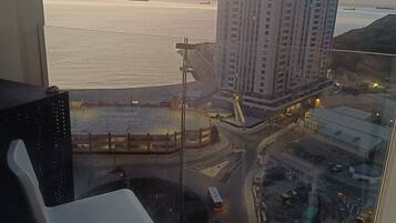 Comfort Studio, 1 King Bed, Balcony, Sea Facing | Terrace/patio