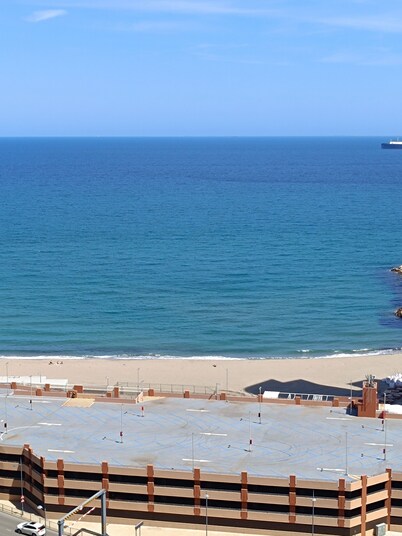 E1 Studios, Sea & Beach Views, High Floor