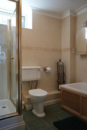 Maison mitoyenne, patio, vue mer | Salle de bain