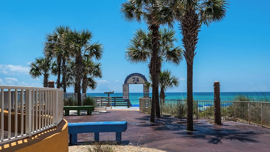 Pool, Patio & Outdoor Dining + Walk to Shore, Pier Park Sanctuary on Sands