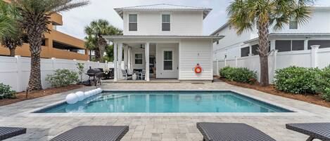 House (4 Bedrooms) | Front of property