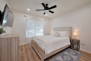 3 makuuhuonetta, työpöytä, silitysrauta/-lauta, Wi-Fi