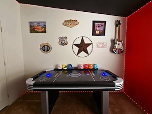 Spielezimmer