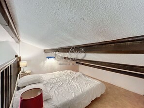 1 bedroom, iron/ironing board, free WiFi - Mazet T2 Duplex 4 persons with garden sea view residence with swimming pool Pramousquier (Le Lavandou)