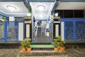 House | Reception