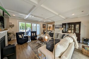 TV, fireplace, DVD player, ping pong