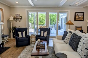 TV, fireplace, DVD player, ping pong