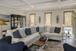 TV, fireplace, DVD player, table tennis