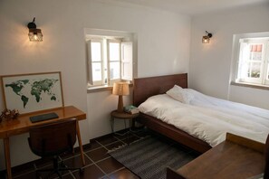 2 عدّة غرف نوم ومكتب ومكواة/لوح كي وواي فاي