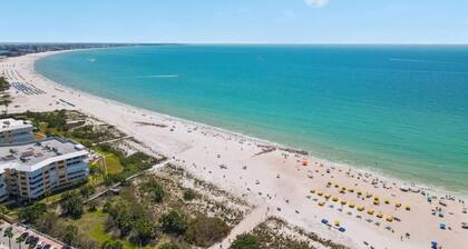 Sala Suite 1! Monday & Thursday Fall Promo! Pet Friendly, Walk to Beach!