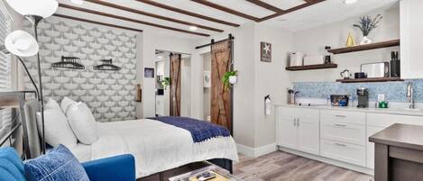 1 chambre, bureau, fer et planche à repasser, Wi-Fi gratuit