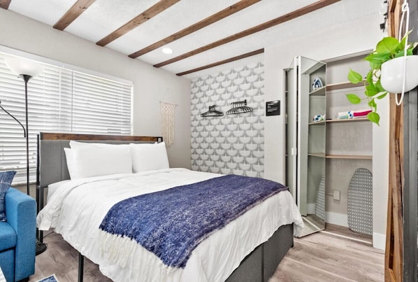 1 Schlafzimmer, Schreibtisch, Bügeleisen/Bügelbrett, kostenloses WLAN