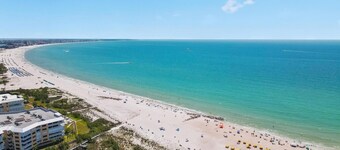 Sala 4 - St Pete Beach Gem!