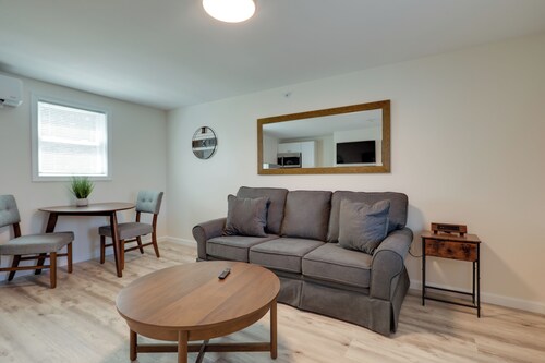 3 Mi to Beaches: Peaceful Wareham Getaway