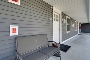 Property grounds - 3 Mi to Beaches: Peaceful Wareham Getaway (Wareham)