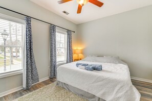 2 bedrooms, desk, iron/ironing board, WiFi - 3 Mi to Dtwn: WFH-Friendly Richmond Retreat! (Richmond)