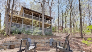A cabin with a deck, outdoor seating, and a fire pit. - 3 Mi to Dtwn: Blue Ridge Cabin w/ Hot Tub & Views (Blue Ridge)