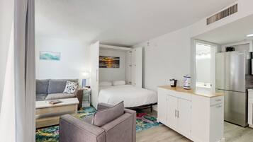 Iron/ironing board, Internet, bed sheets