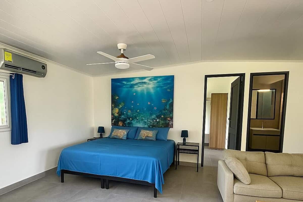 Villa, 4 chambres, non-fumeur, au bord de la piscine | 4 chambres, accĂšs au Wi-Fi (inclus)